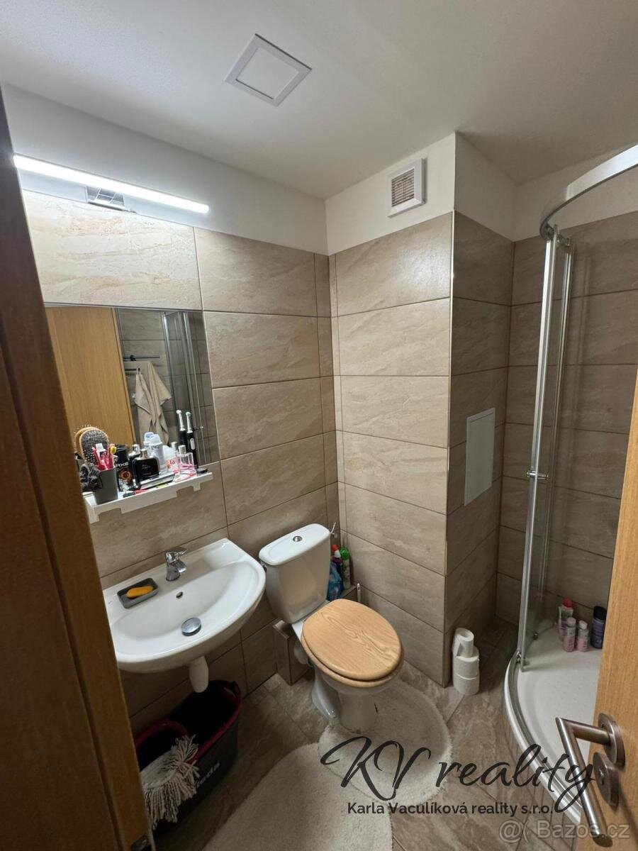 Pronájem bytu 1+1, CP 32 m2, ul. Bratří Hlaviců, Vsetín - 2