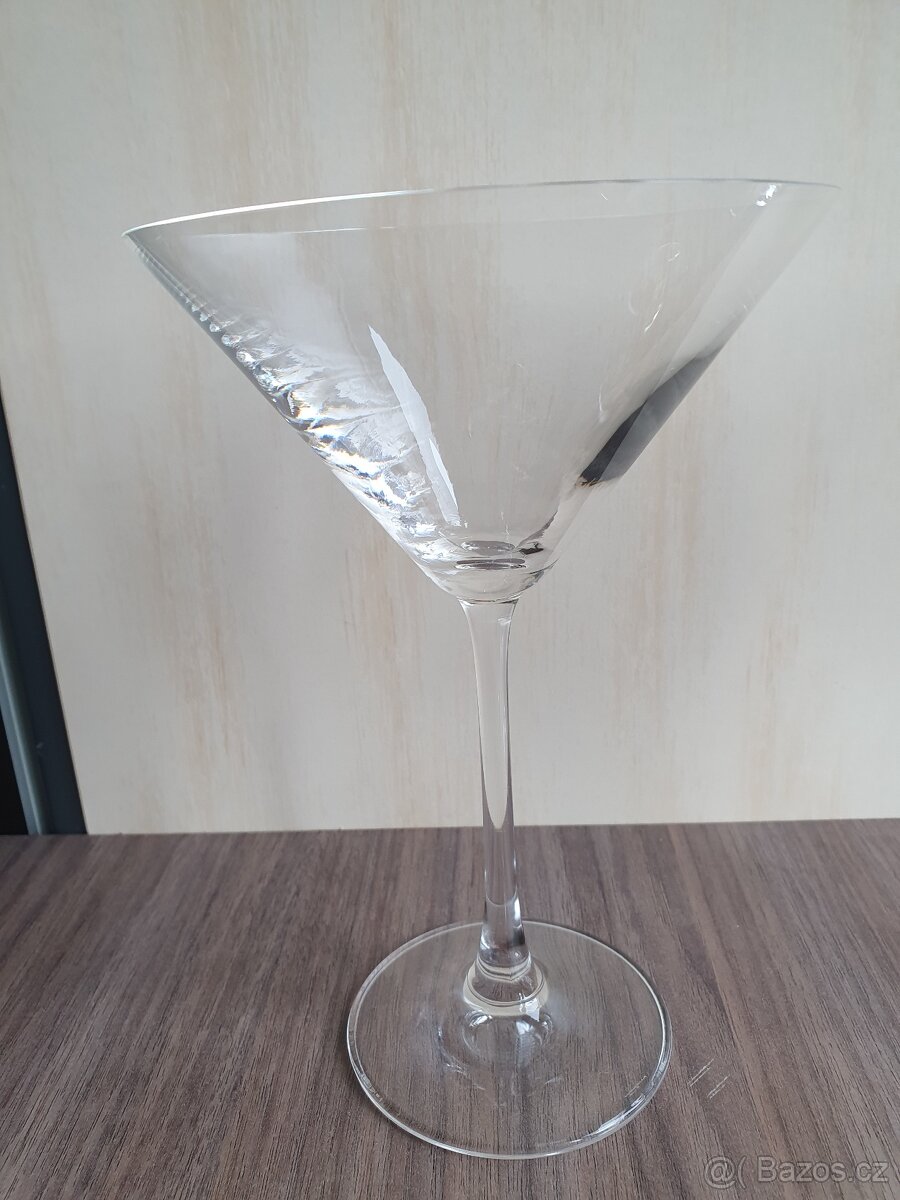 sada skleniček na stopce - 2