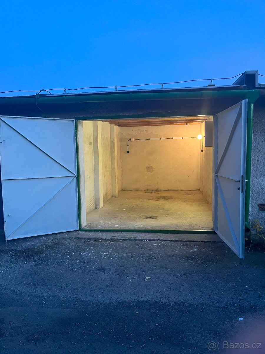 Pronájem garáže Havířov Garážnická 21m2 - 2