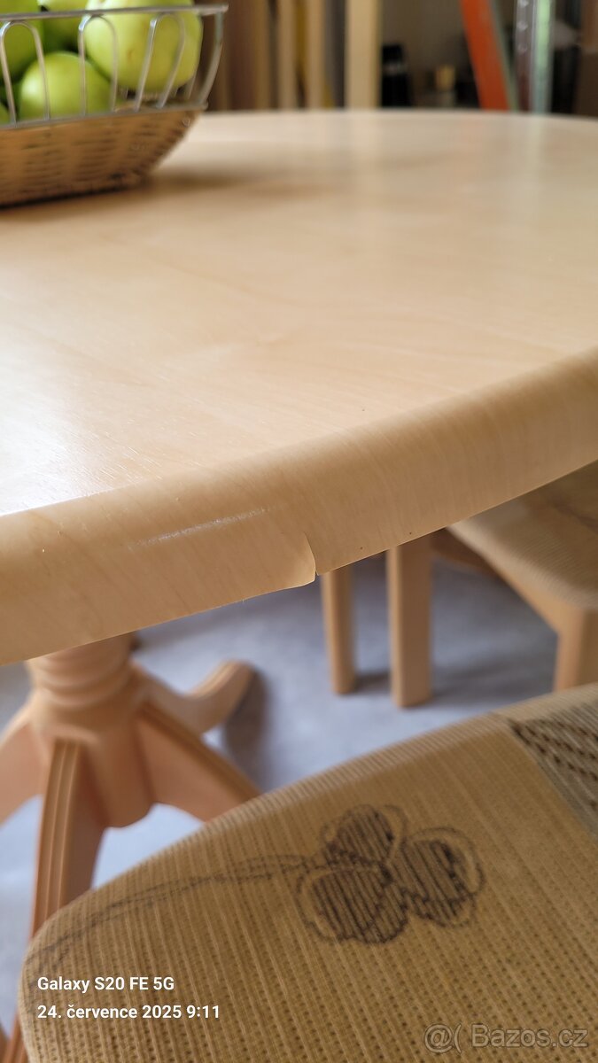 Jídelní stůl a 4 židle - 2