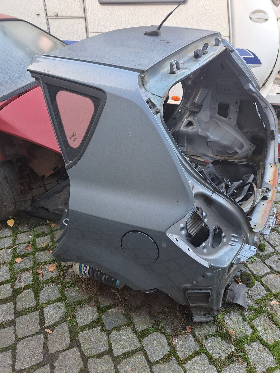 Kia Ceed hatchback 2006-2012 zadní blatník, čelo - 2