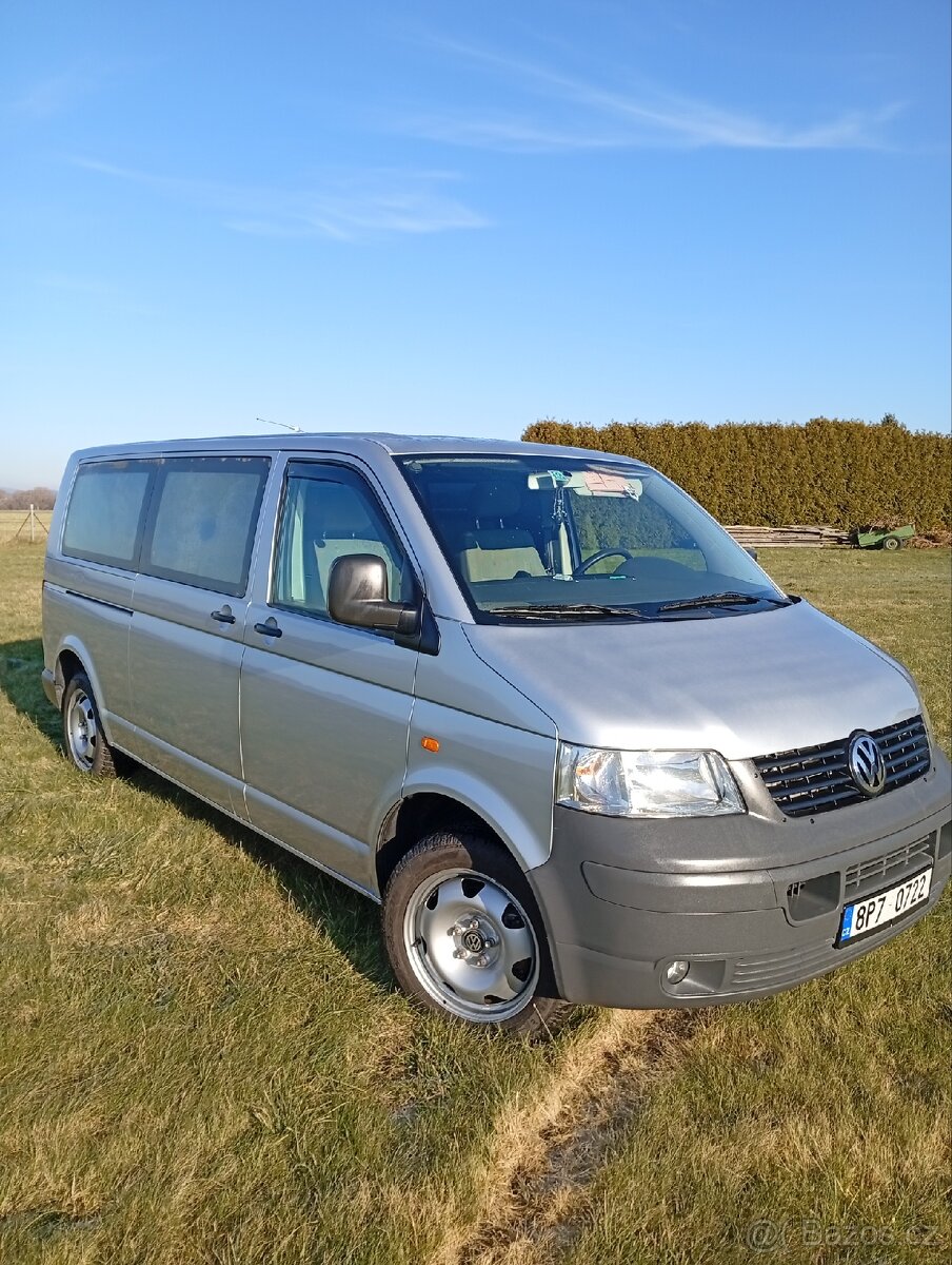 VW transportér T5 Long 2,5 TDI 7 míst. - 2
