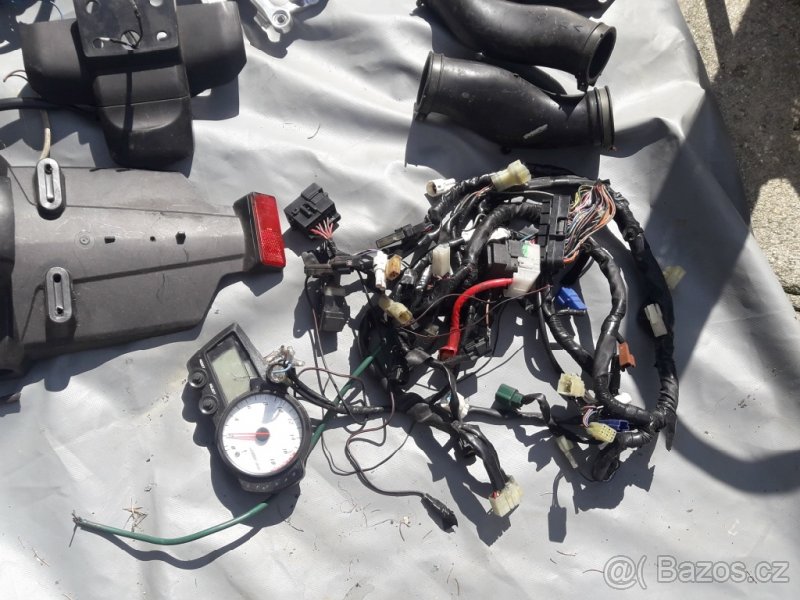 yamaha R6 03-05 dily - 2