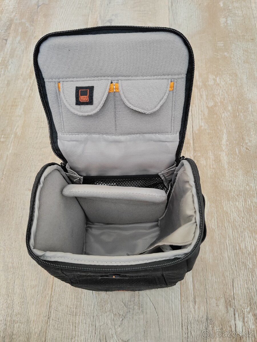 Fotobrašna Lowepro Apex 120 AW - 2