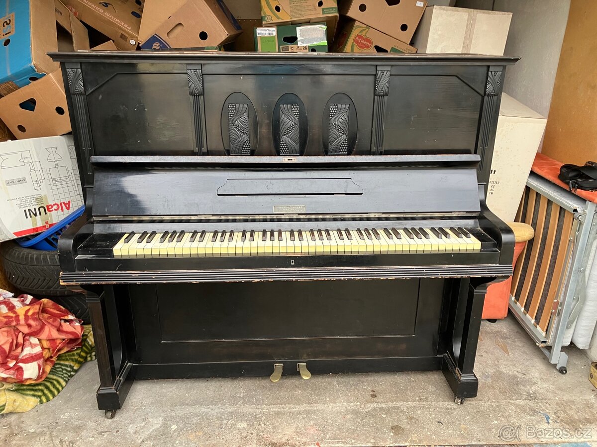 Klavír, pianino, piáno. - 2