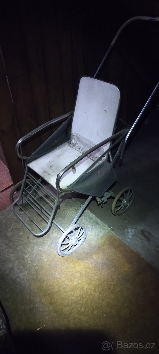 Starý kočárek - 2