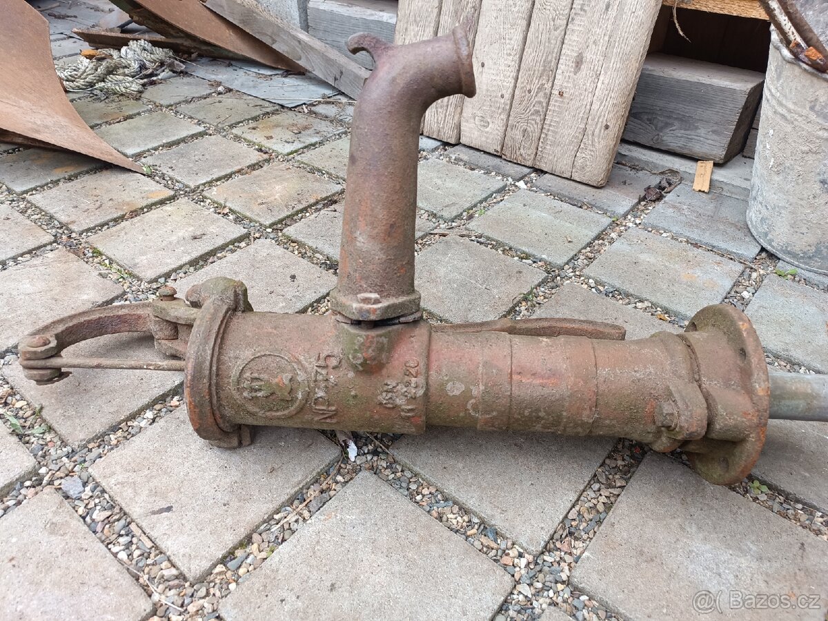 Ruční pumpa na vodu - 2