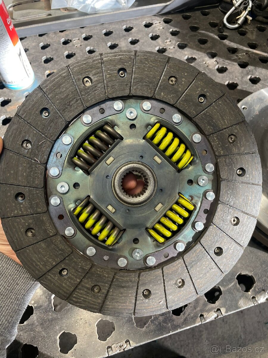 Spojka Nissan Patrol y61 2.8 - 2