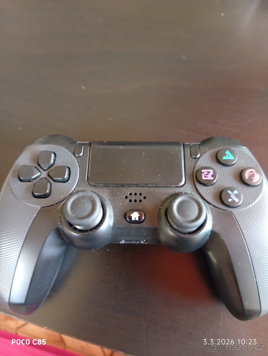 Ovladače na ps 4 - 2