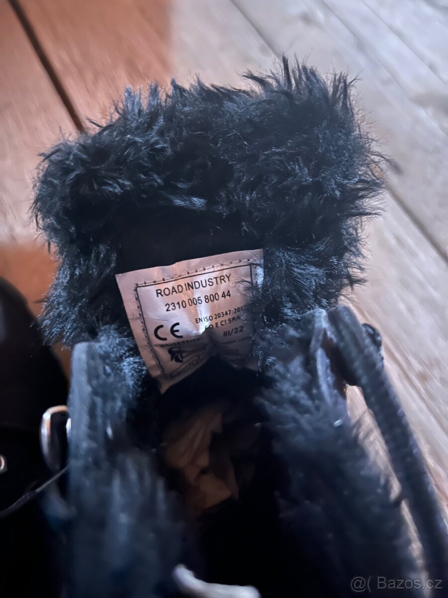 Nova zimní obuv vel.44 - 2