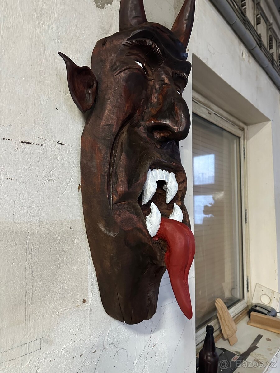 Dřevěná socha čert - 2