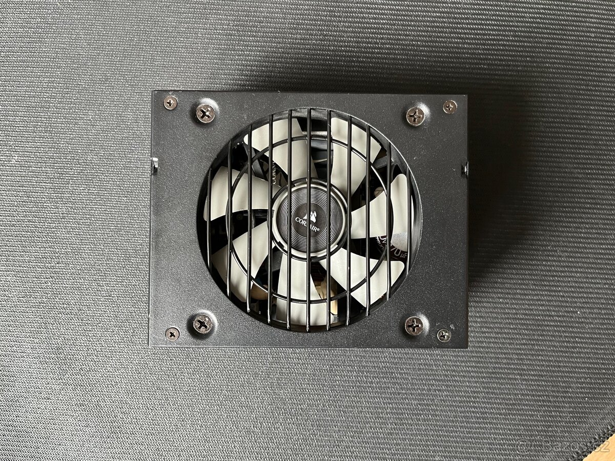 Corsair SF600 SFX zdroj - 2