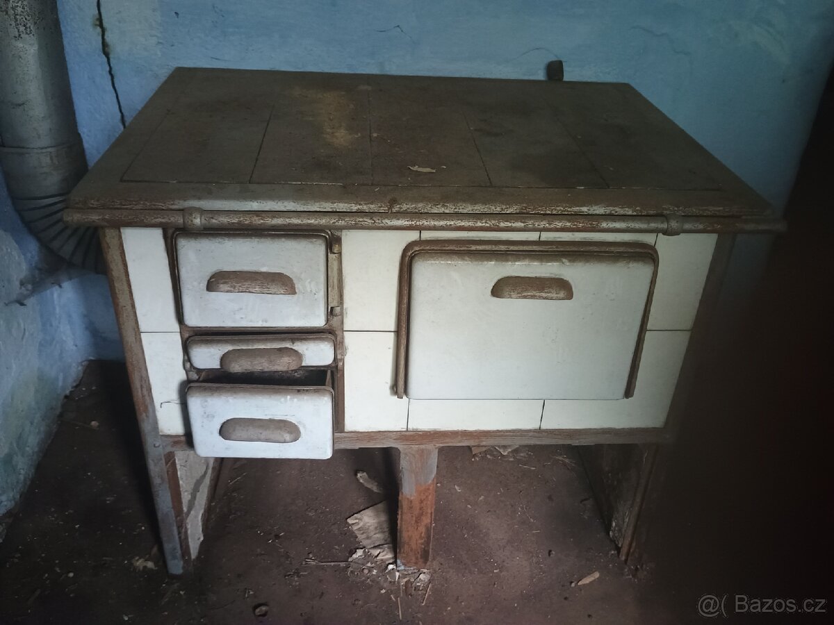 Bílá trouba se šuplíky - 2