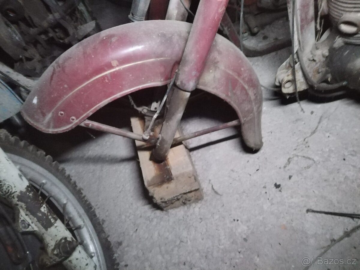 Blatnik Jawa 250 kyvačka - 2