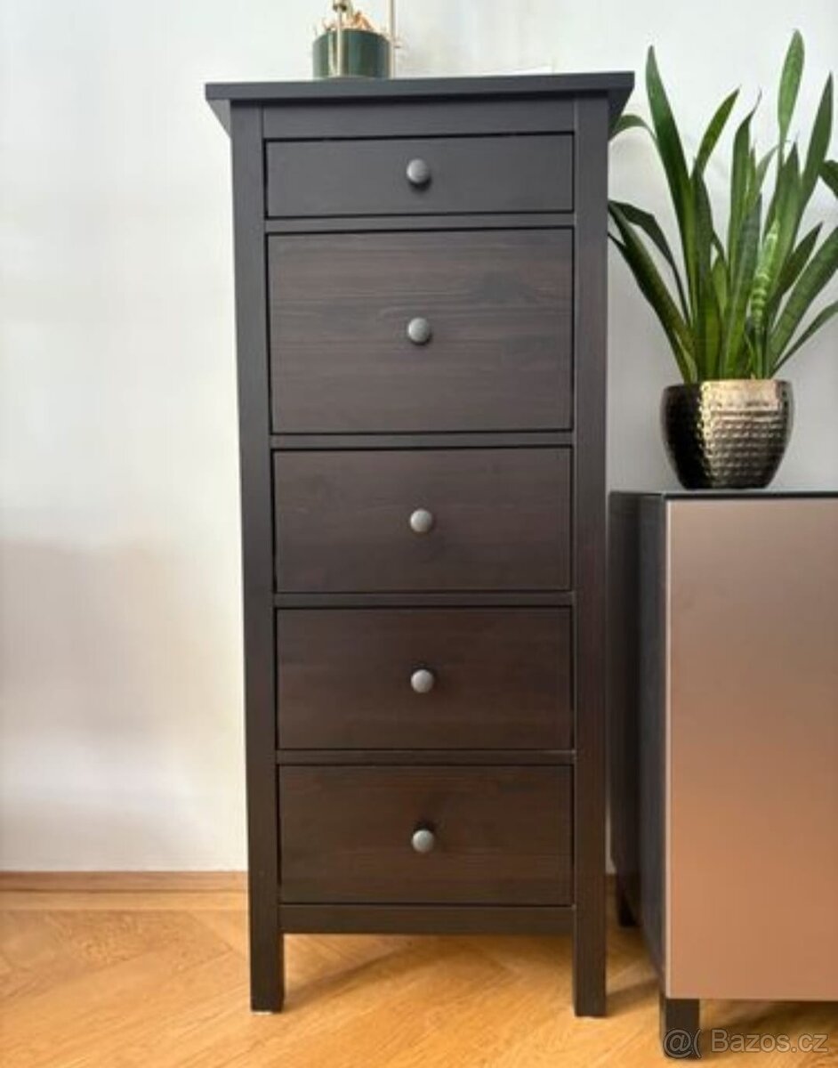 KOMODA IKEA HEMNES HNĚDOČERNÁ - 2