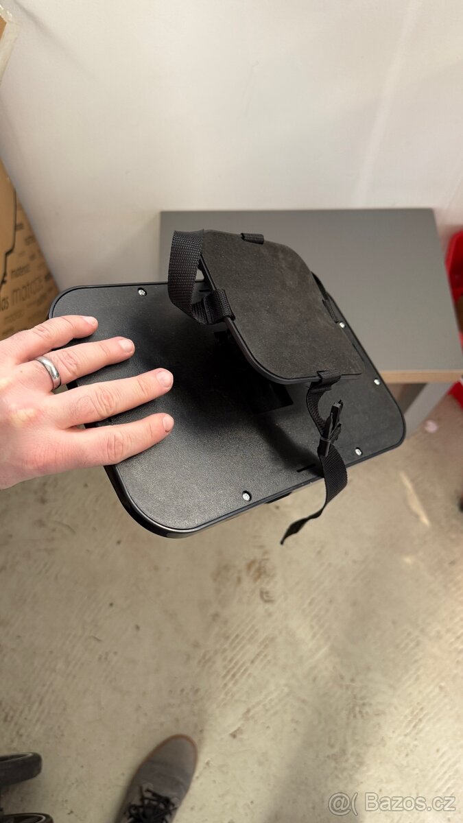 Zrcátko na opěrku do auta - 2