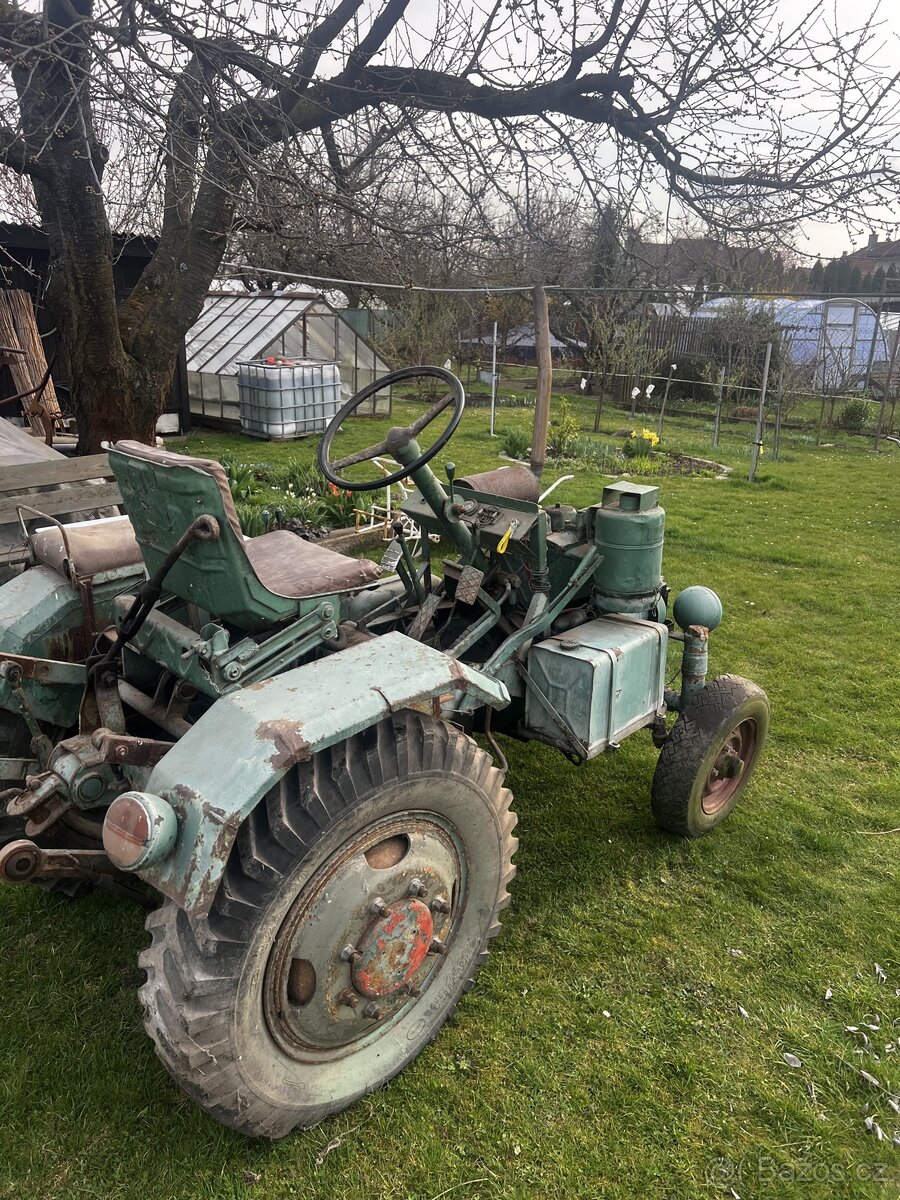 Malotraktor domácí výroby + orební příslušenství - 2