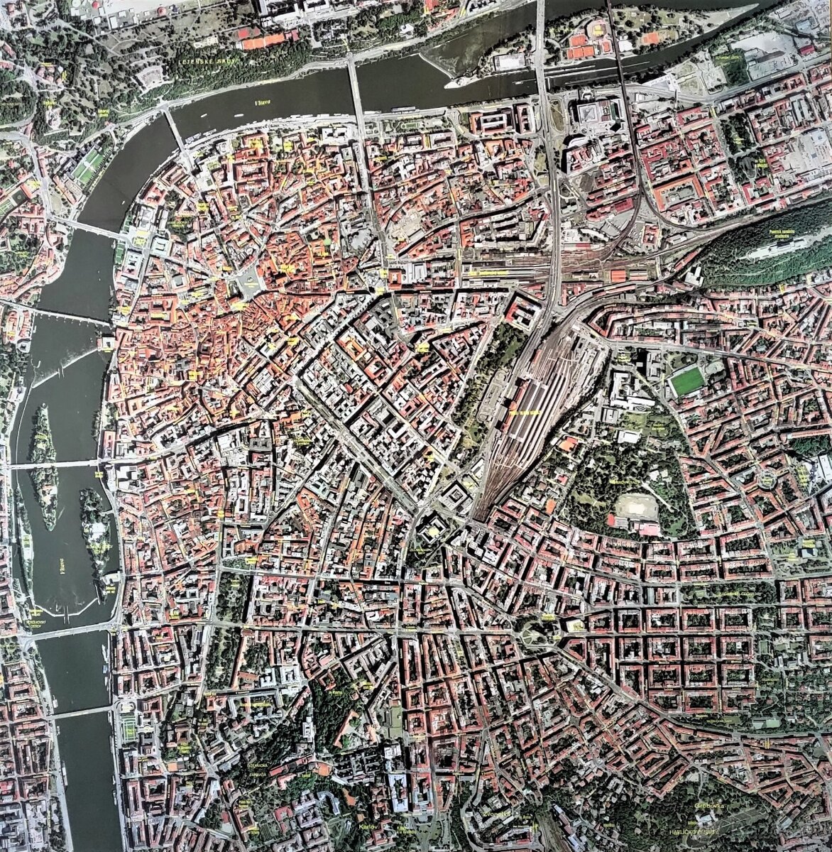 NÁSTĚNNÝ PLÁN PRAHY / 106 x 75 cm / rám / sklo / - 2