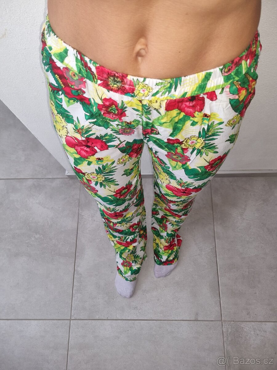 Nové široké letní dámské kalhoty haremky vel S 36 s květy - 2