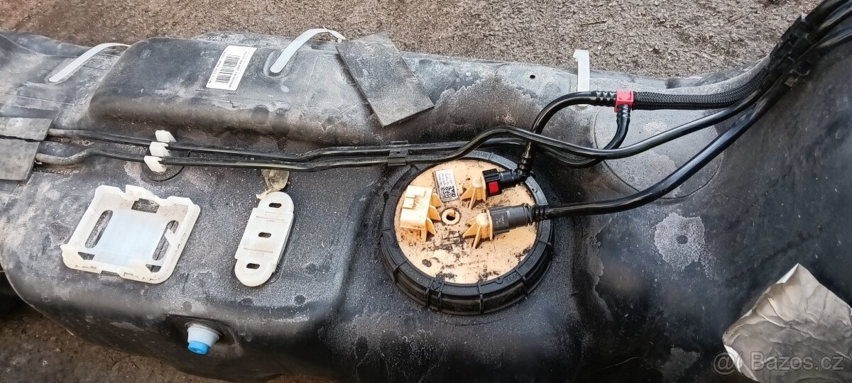 Nádrž do Renault Master 2.3 - 2