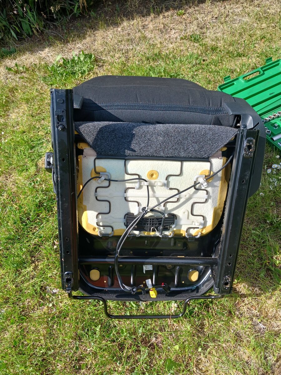 PRODÁM SEDAČKU SPOLUJEZDCE ŠKODA CITIGO - 2