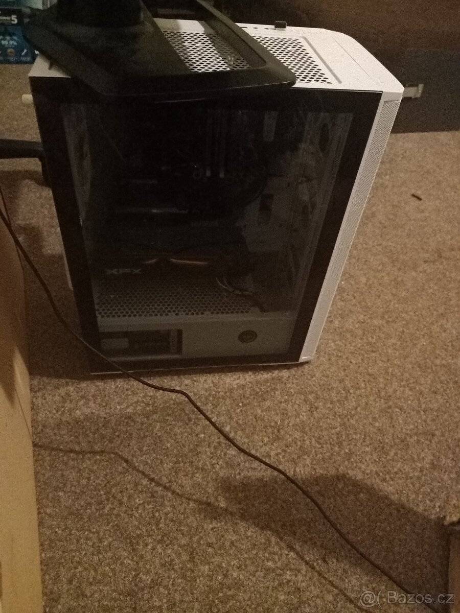 Prodám počítače za 6000 Kč v Plzni. - 2