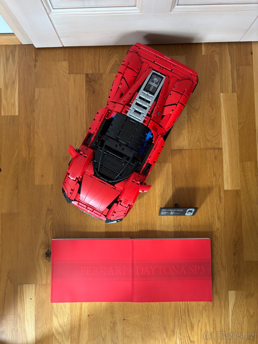 Lego Ferrari Daytona SP3 42143 - 2