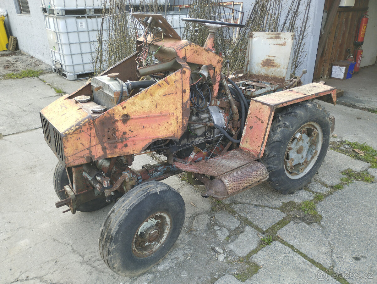 Sháním majitele prototypu malotraktoru Agrostroj Prostějov - 2