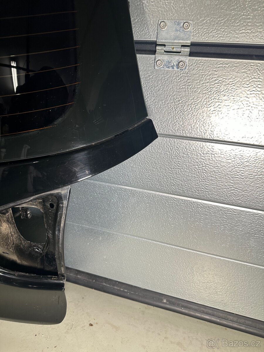 Víko kufru VW golf 5 - 2