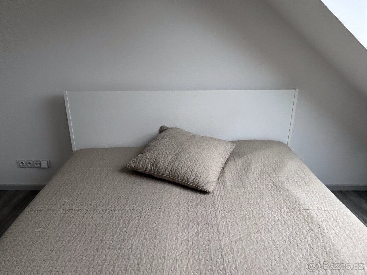 Postel IKEA s roštem - 2