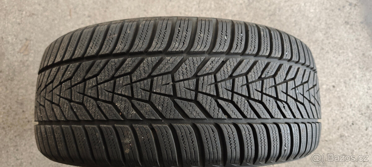 1ks Hankook Winter icept evo3 225/40 R18 92V - 2