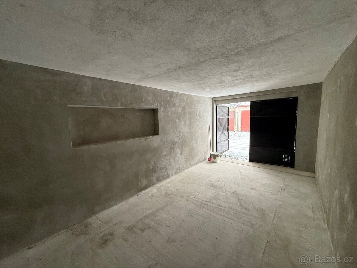 Prodej garáž po částečné rekonstrukci - Louny u Pivovaru - 2