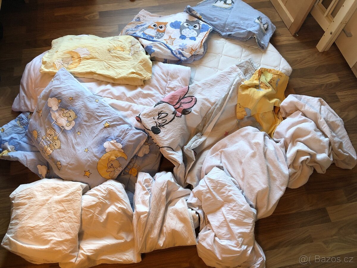 Dětská postýlka a příslušenství - 2