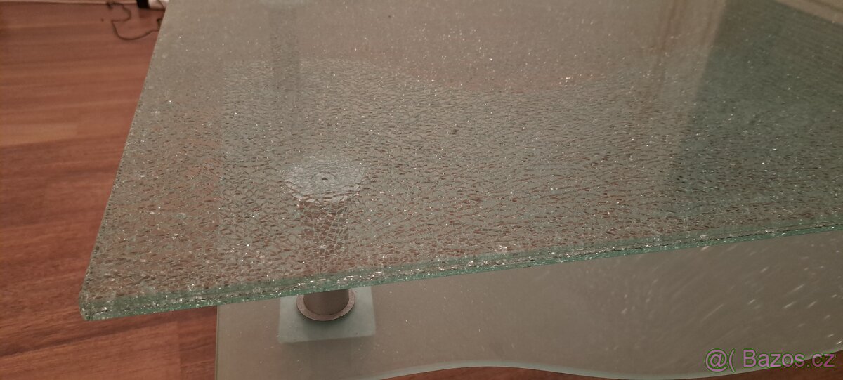 Stůl skleněný - 2