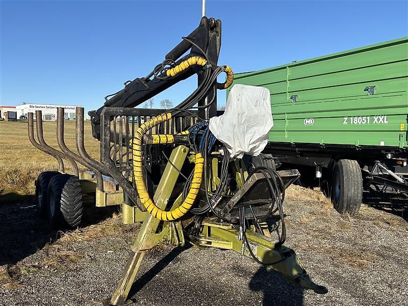 Lesnický přívěs HOLZKNECHT s rukou 6,3 m – r.v. 2004 - 2