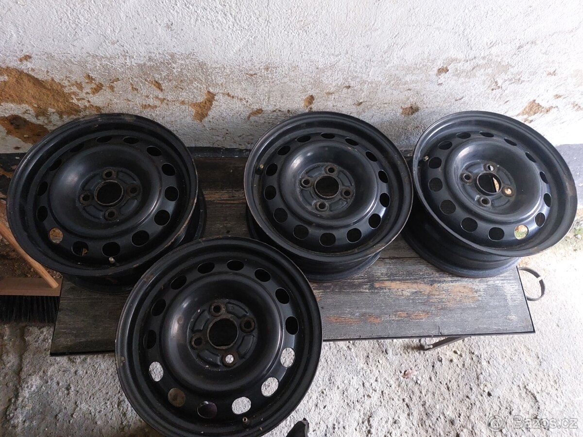 Krasne disky 4x100 mm roztec prumer 14" - 2