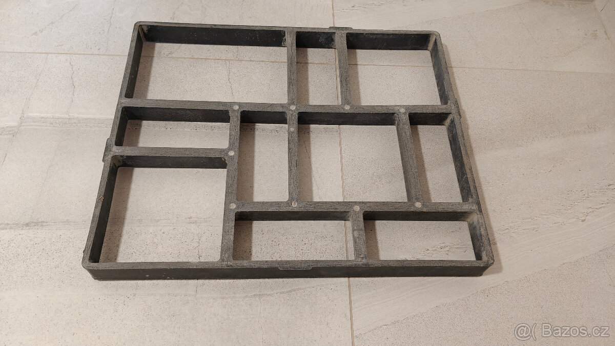 Forma na betonový chodník - 2