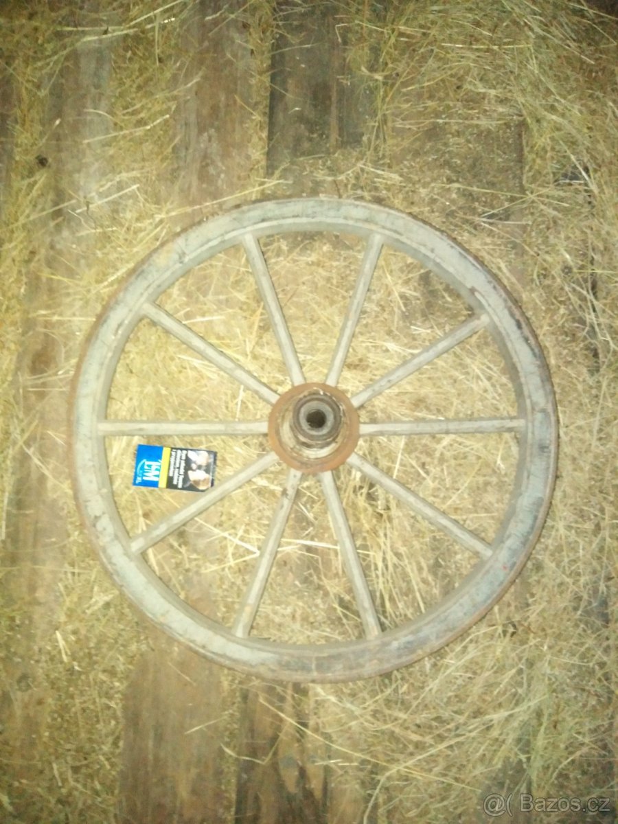 Loukoťové kolo od trakaře - 2