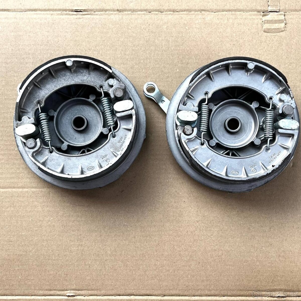 Brzdové štíty Jawa a ČZ dvouklíč po kompletní renovaci - 2