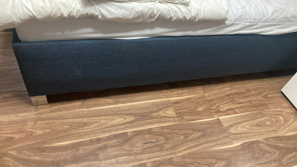 Manželská postel z úložným prostorem - 2