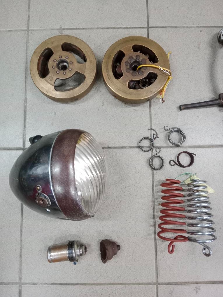 ČZ předválečná 250, 175 - Patinové díly.. - 2