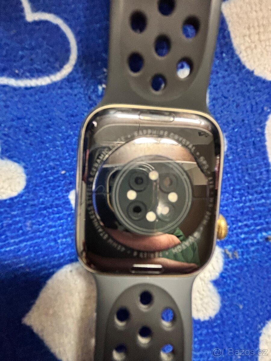 Apple Watch 8 cellular 45 mm. Top stav. - 2