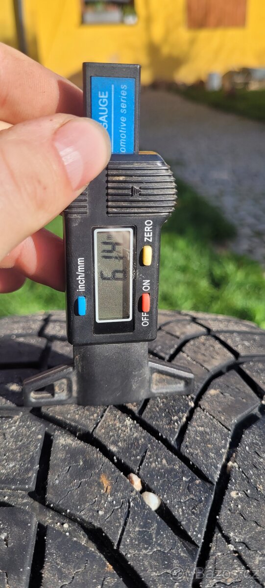 Zimní pneu 205/60/16 R.v.24 - 2