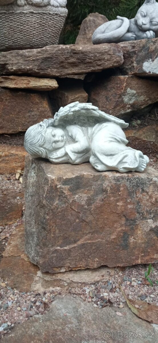 Zahradní dekorace- Andílek 1 - 2