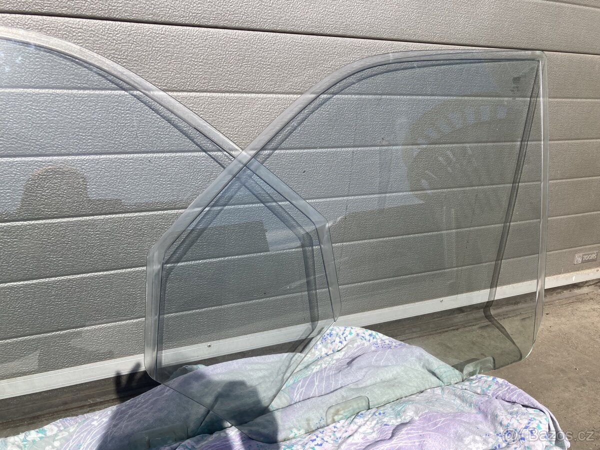 VW T5,T6 nerozbitné sklo.Řidič,spolujezdec. - 2