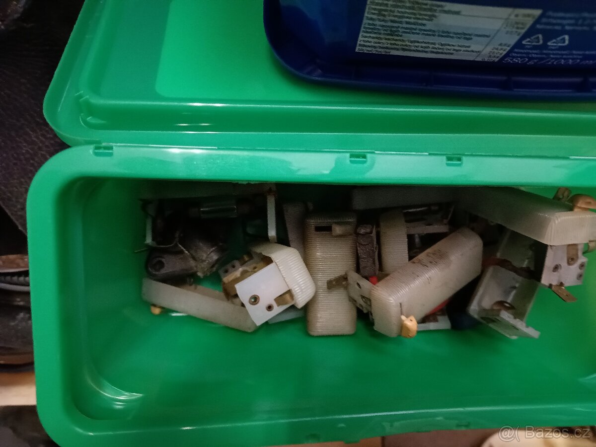 Trabant 601, díly interiéru, kličky, poutka, spínače - 2