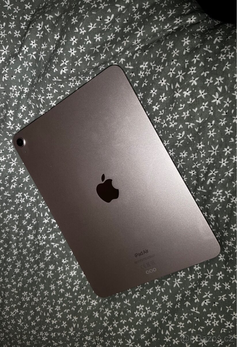 iPad Air 5. generace (2022) M1 - 2