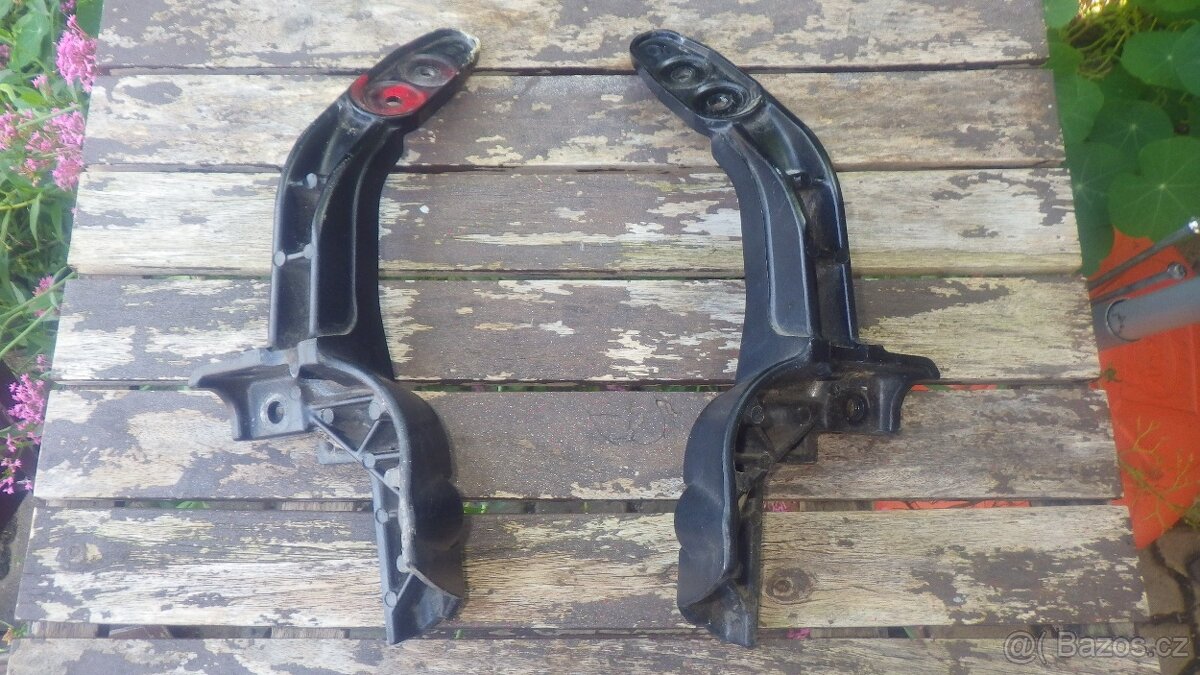 Držáky zrcátek na Yamaha FZS 600 Fazer - 2