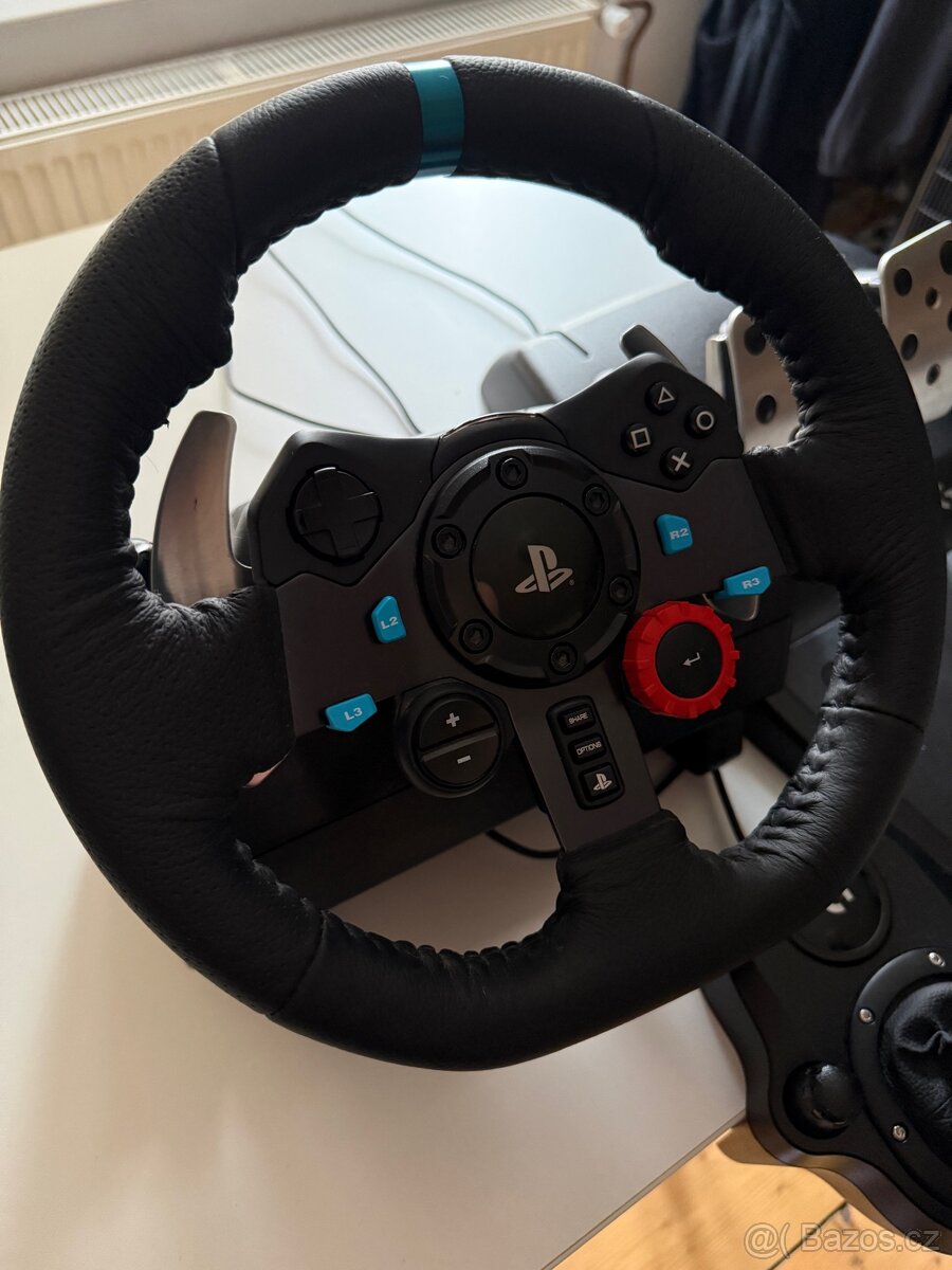 Logitech g29 volant, pedály a řadící páka - 2
