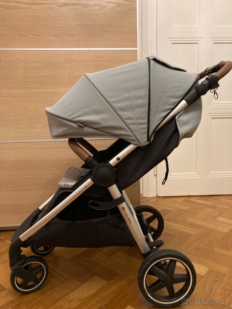 Kočárek Petite&Mars Royal 2023 v zimní výbavě - 2